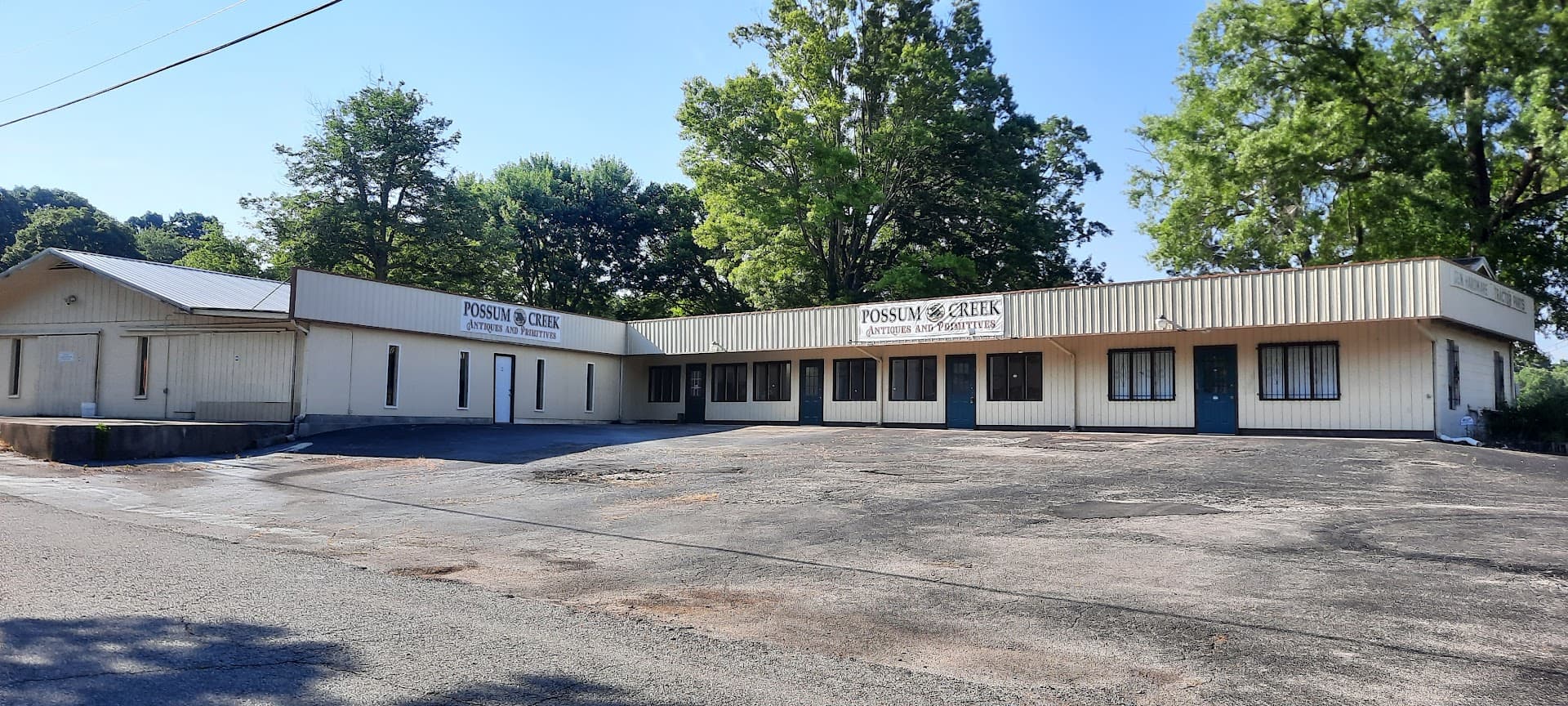 Possum Creek Antiques & Primitives detail shot - Antique store in White Pine, Tennessee | Photo 5 of 10 | TheSmokyMountains.com