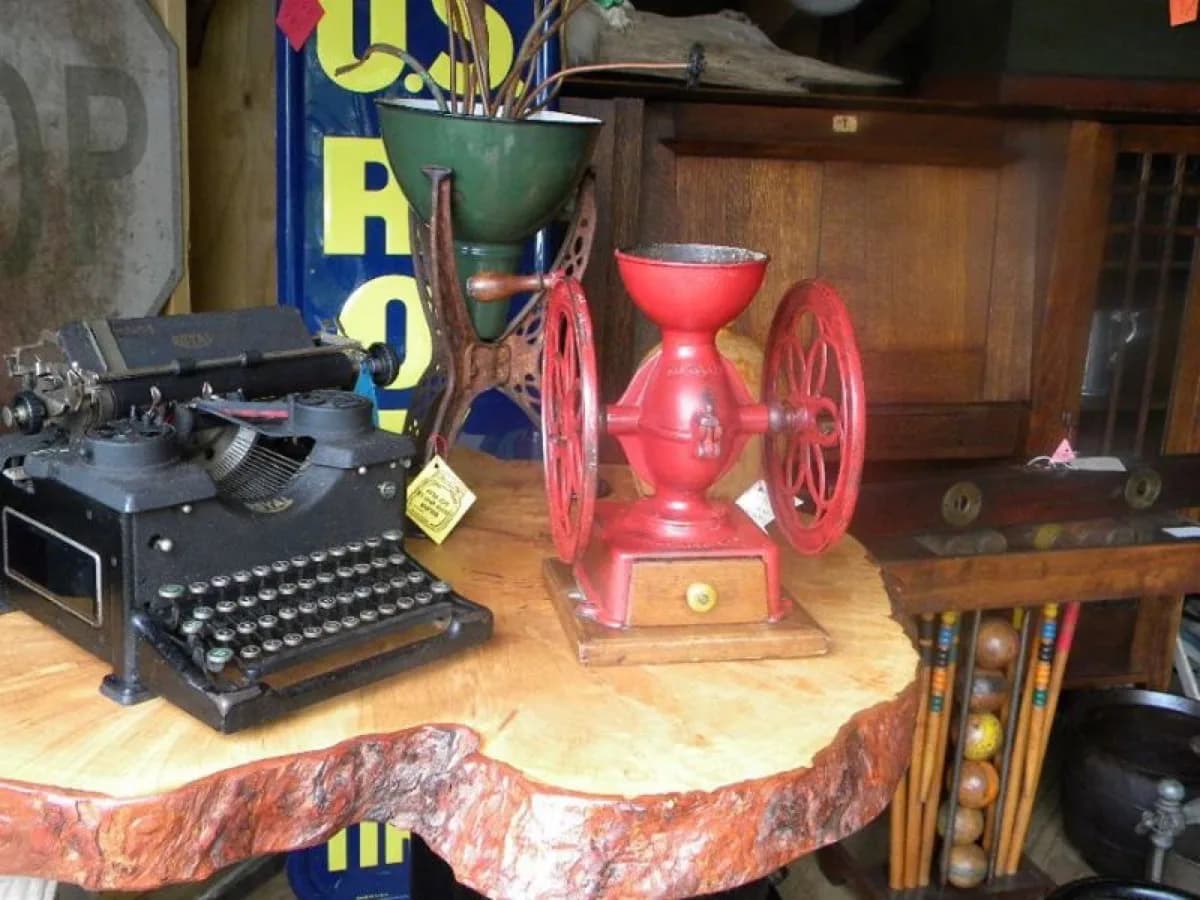 Antique Antics - Antique store in Waynesville, Tennessee