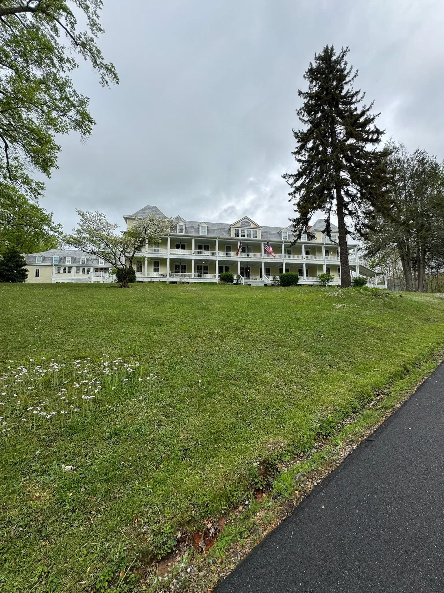 Balsam Mountain Inn - Hotel in Balsam, Tennessee