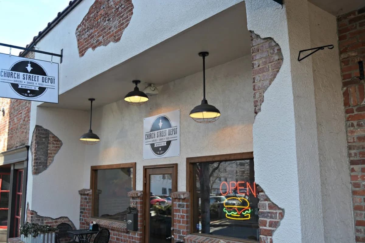 Church Street Depot - Hamburger restaurant in Waynesville, Tennessee