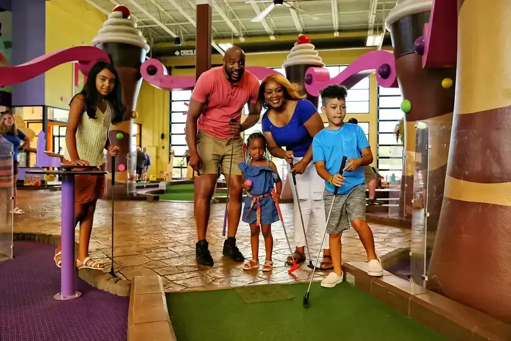 Crave Golf Club - Attraction in Pigeon Forge, Tennessee