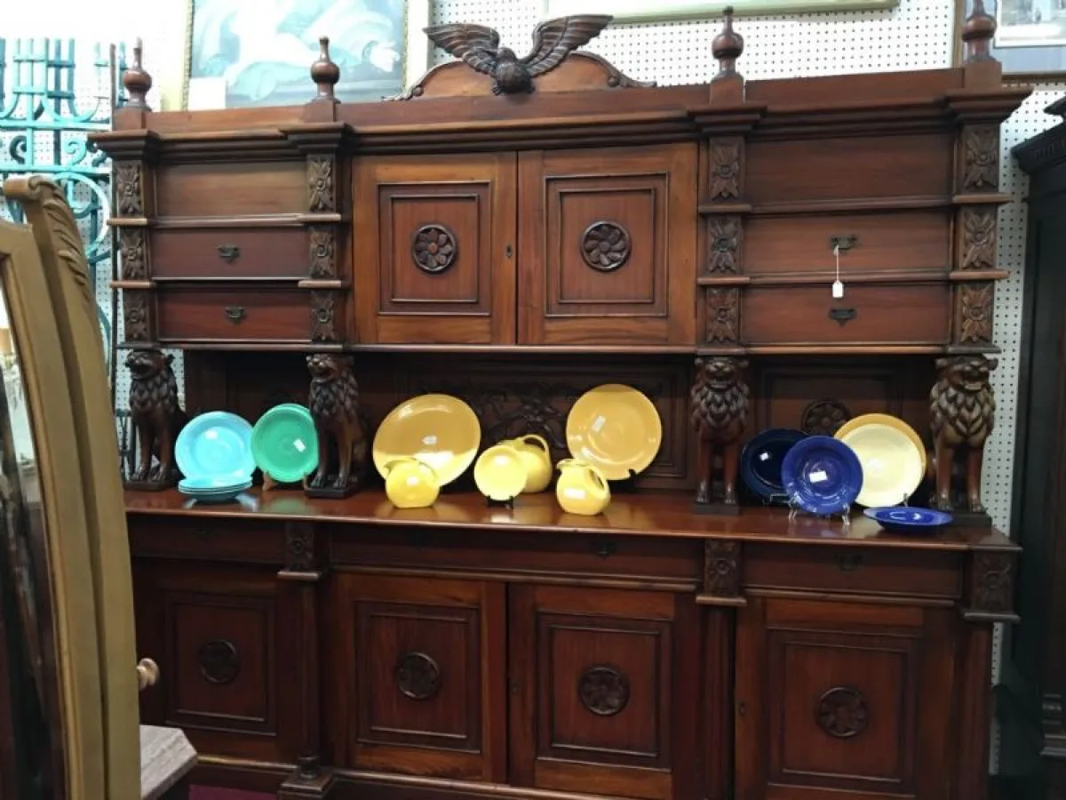 Heartland Antiques & Collectibles - Antique store in Sevierville, Tennessee