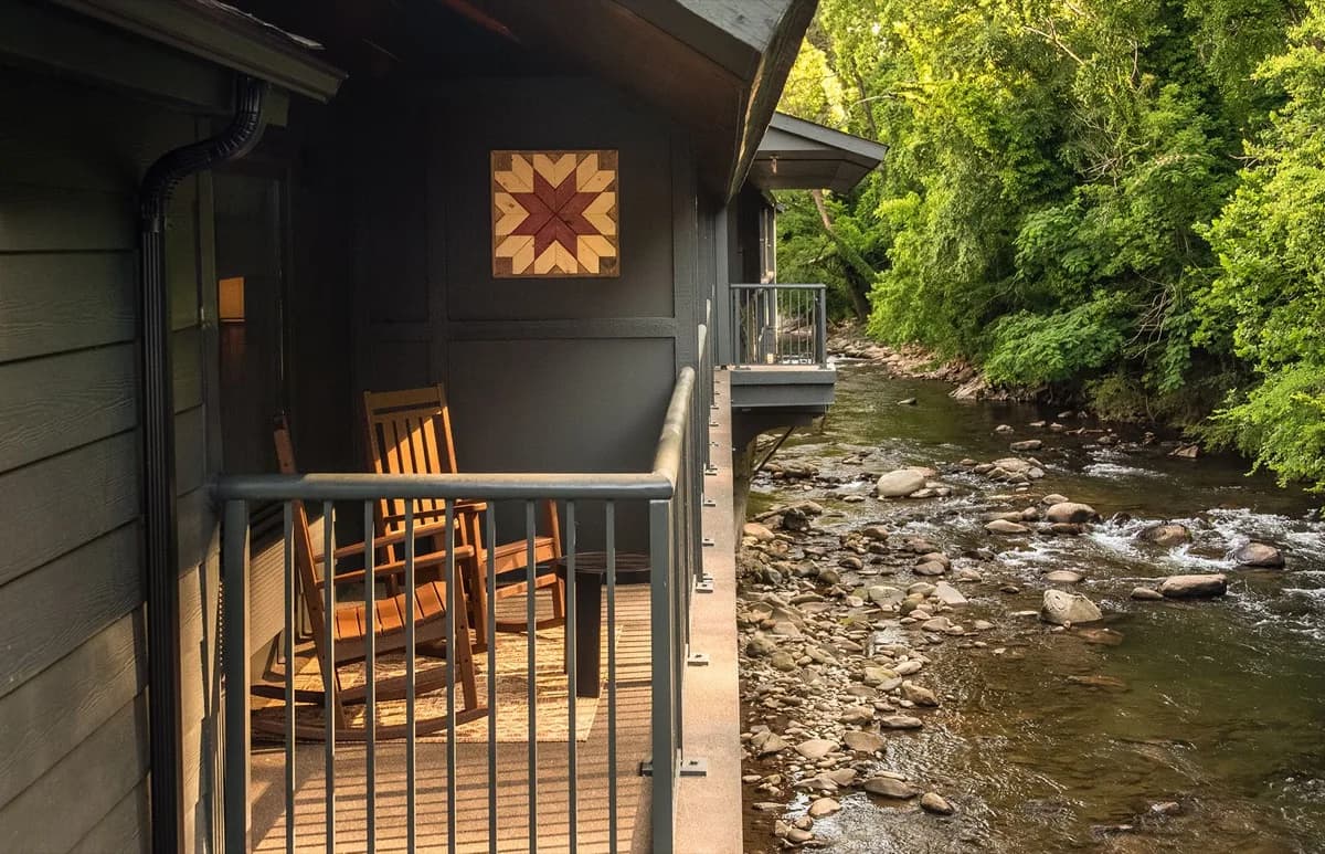 Historic Rocky Waters Inn, A Small Luxury Hotel - Hotel in Gatlinburg, Tennessee