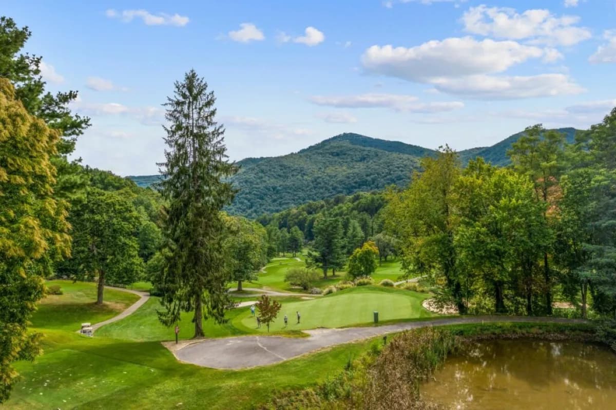 Peppertree Maggie Valley Resort Villas and Inn - Resort hotel in Maggie Valley, Tennessee