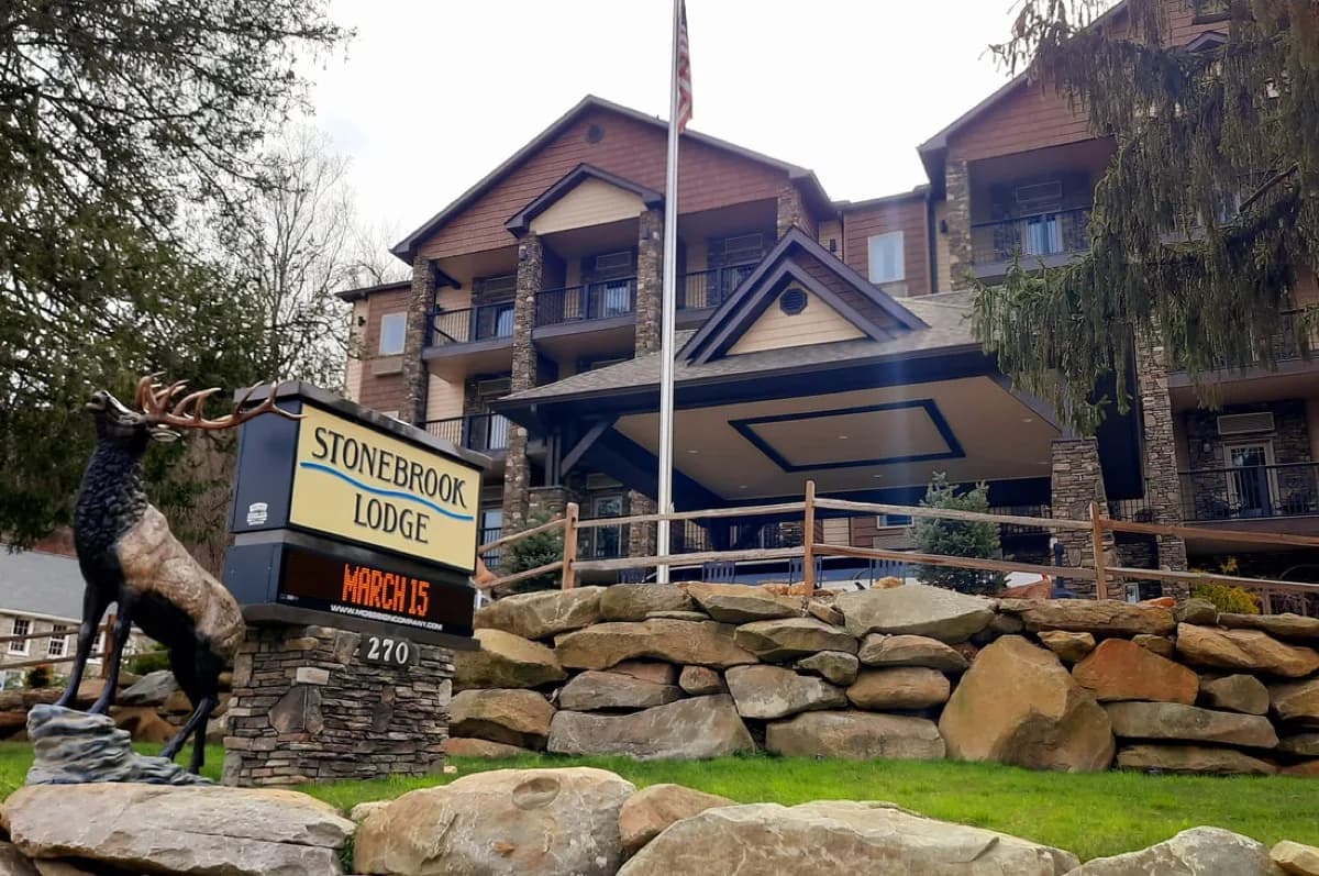 Stonebrook Lodge - Hotel in Cherokee, Tennessee