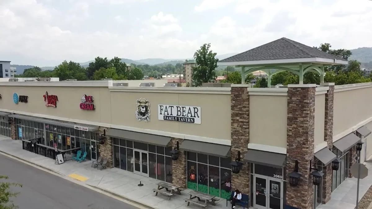 The Fat Bear Family Tavern - Restaurant in Pigeon Forge, Tennessee