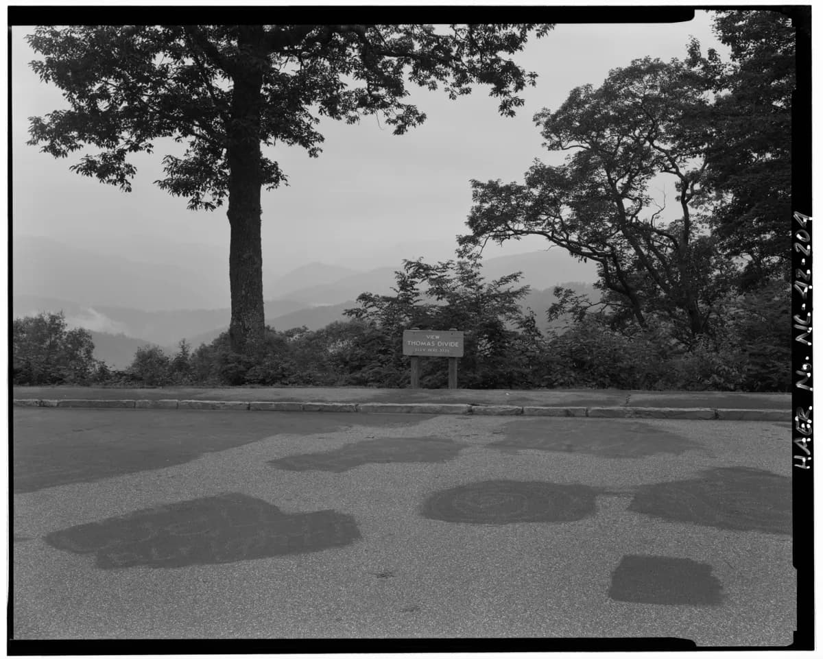 Thomas Divide Overlook - Scenic spot in Cherokee, Tennessee