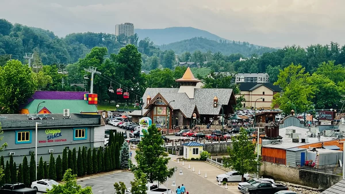 Gatlinburg On A Budget: 11 Free & Cheap Things To Do