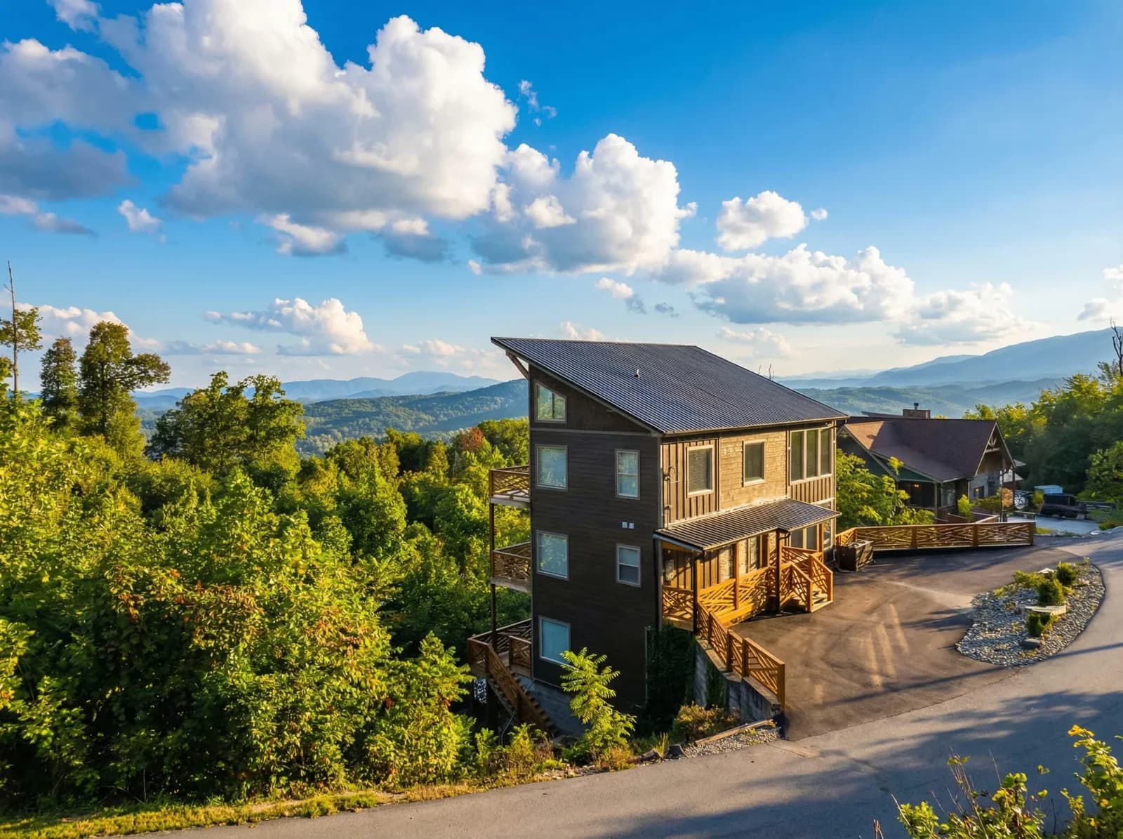 Urban Chic – Mountain Views, Hot Tub & Game Room exterior photo