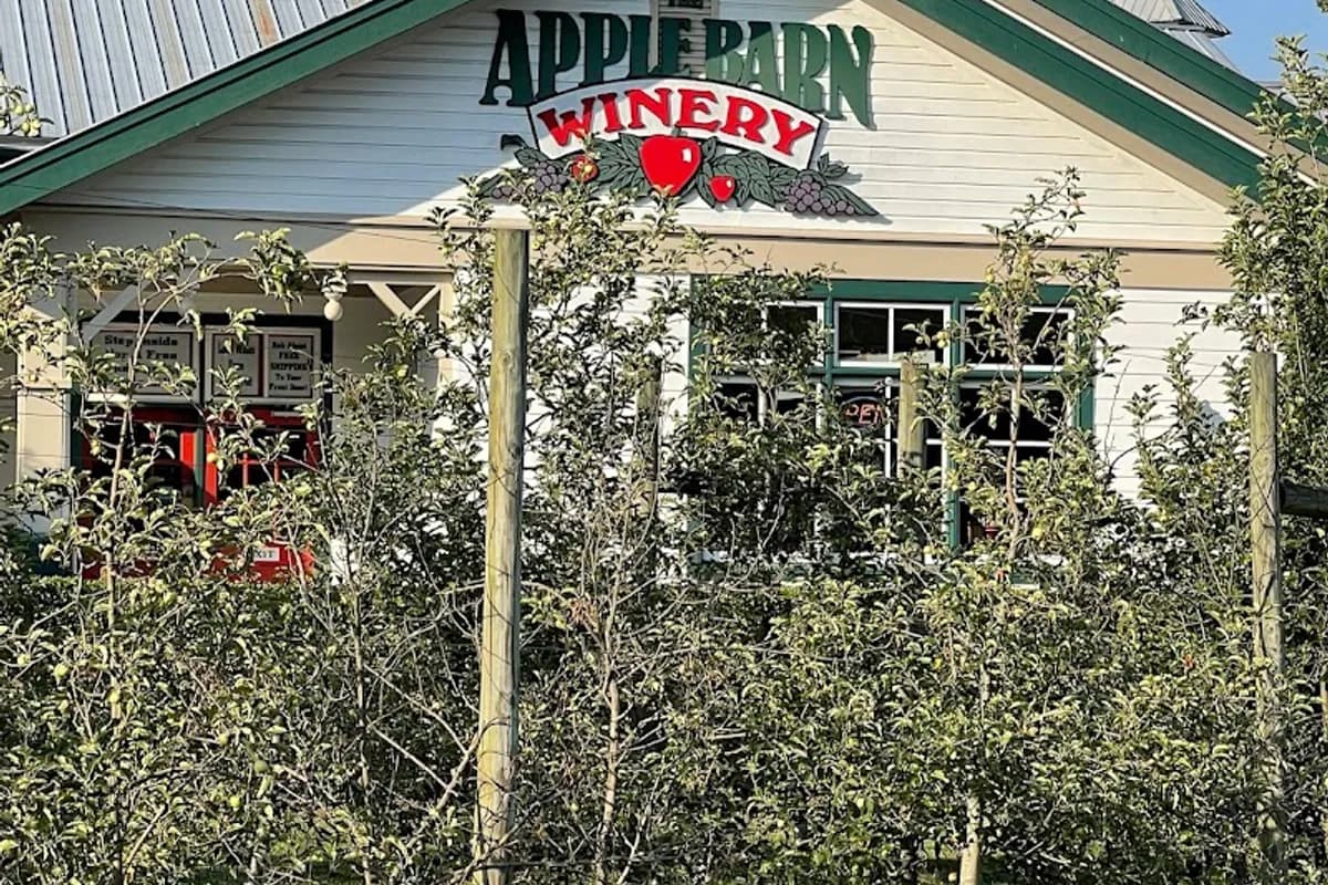 Apple Barn Winery - Winery in Sevierville, Tennessee