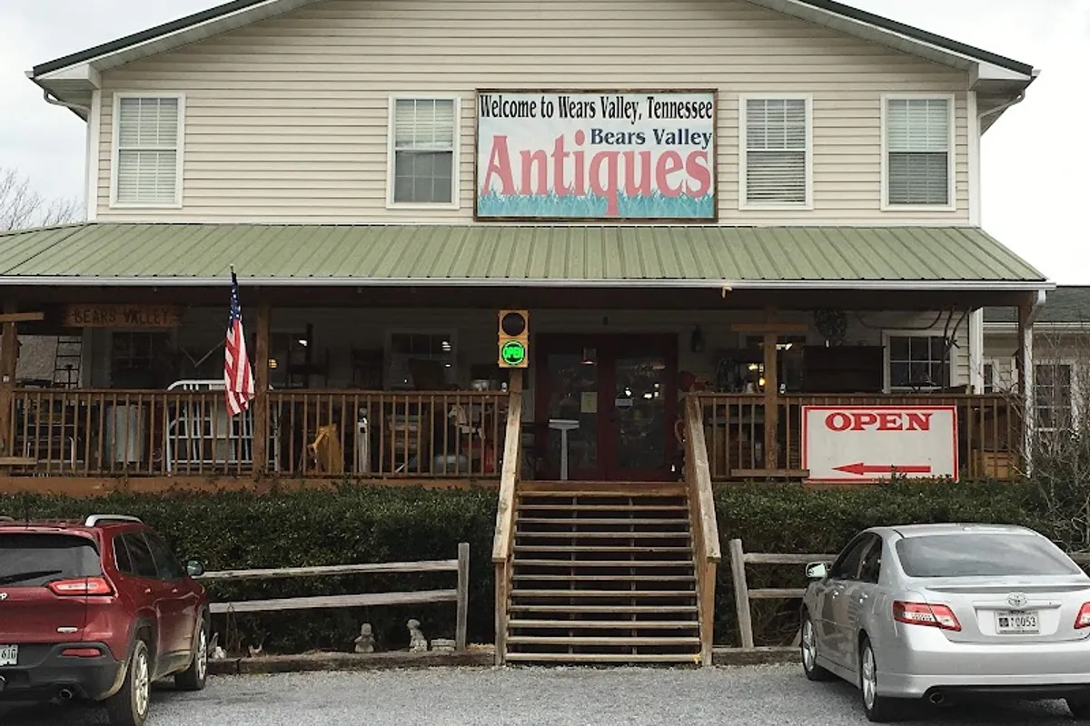 Bears Valley Antiques - Antique store in Sevierville, Tennessee