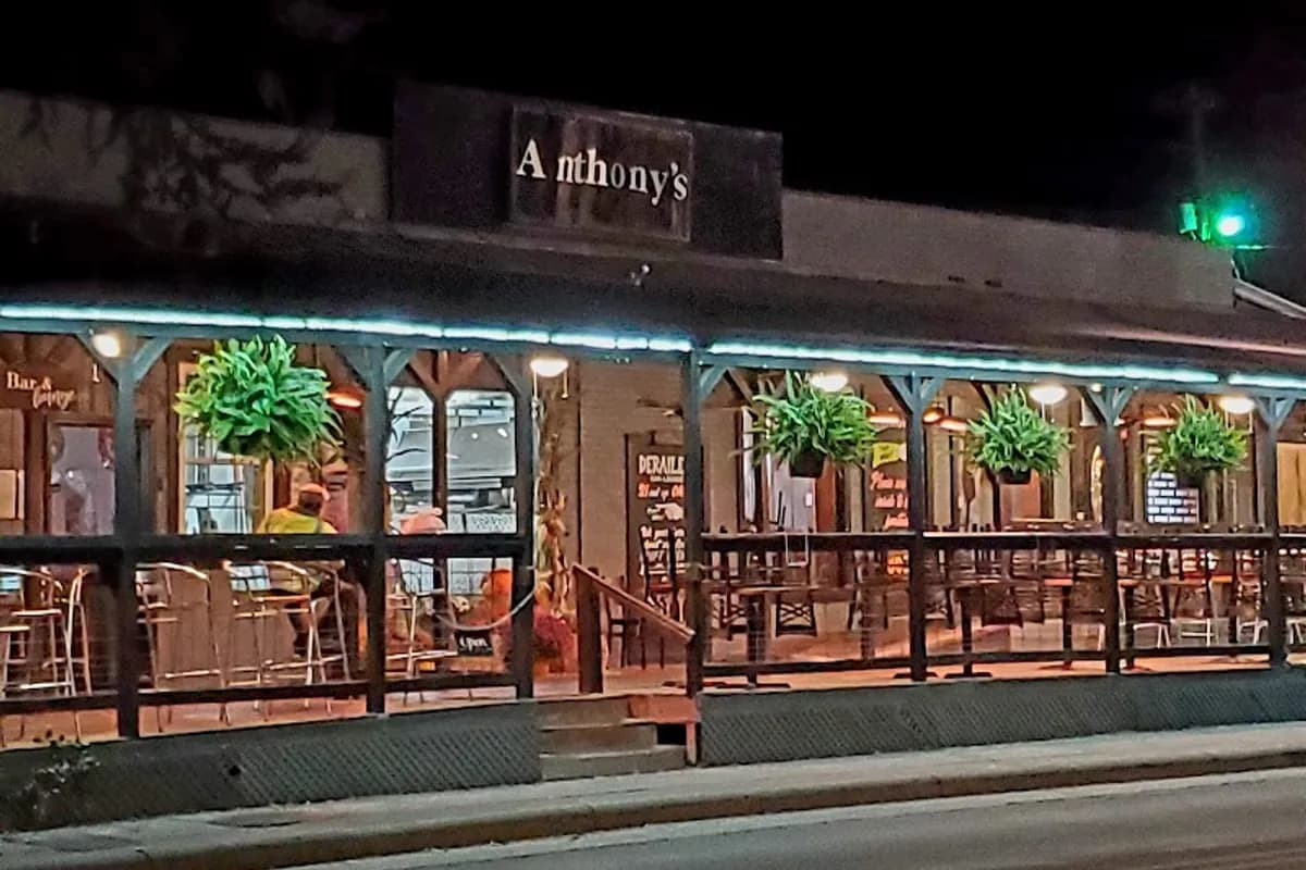 DERAILED of Bryson City (Anthonys) - Restaurant in Bryson City, Tennessee