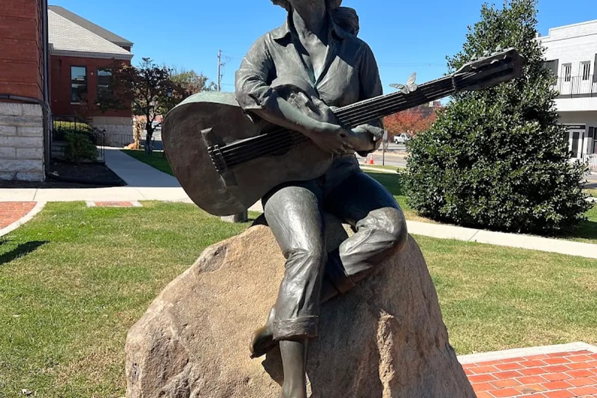 Dolly Parton Statue - Historical landmark in Sevierville, Tennessee