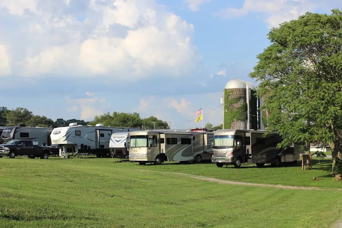 Dumplin Valley Farm RV Park - Attraction in Kodak, Tennessee