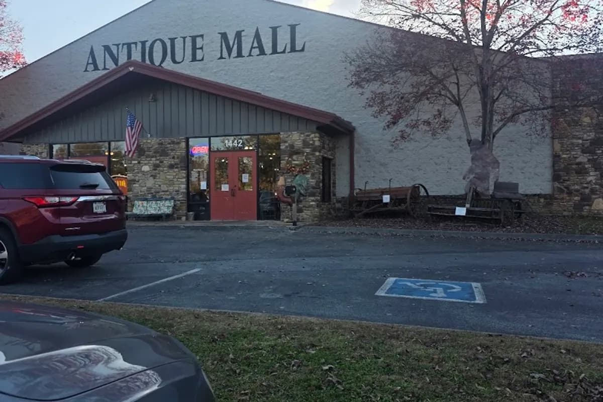 Green Olde Deal Antique Mall - Antique store in Sevierville, Tennessee
