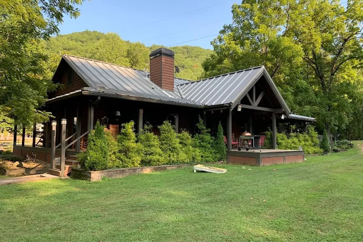 Iron Horse Motorcycle Lodge - Lodge in Robbinsville, Tennessee