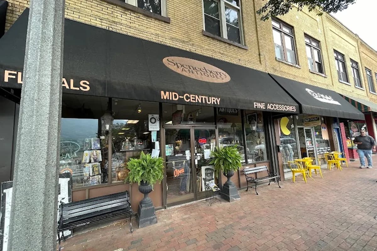 Spenceberry Antiques - Antique store in Waynesville, Tennessee