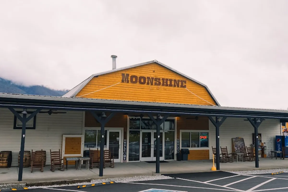 Tennessee Shine Co - Distillery in Sevierville, Tennessee