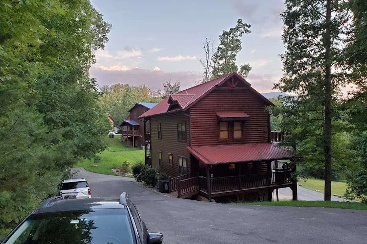 Touch Of Class - Elk Springs Resort - Resort hotel in Gatlinburg, Tennessee