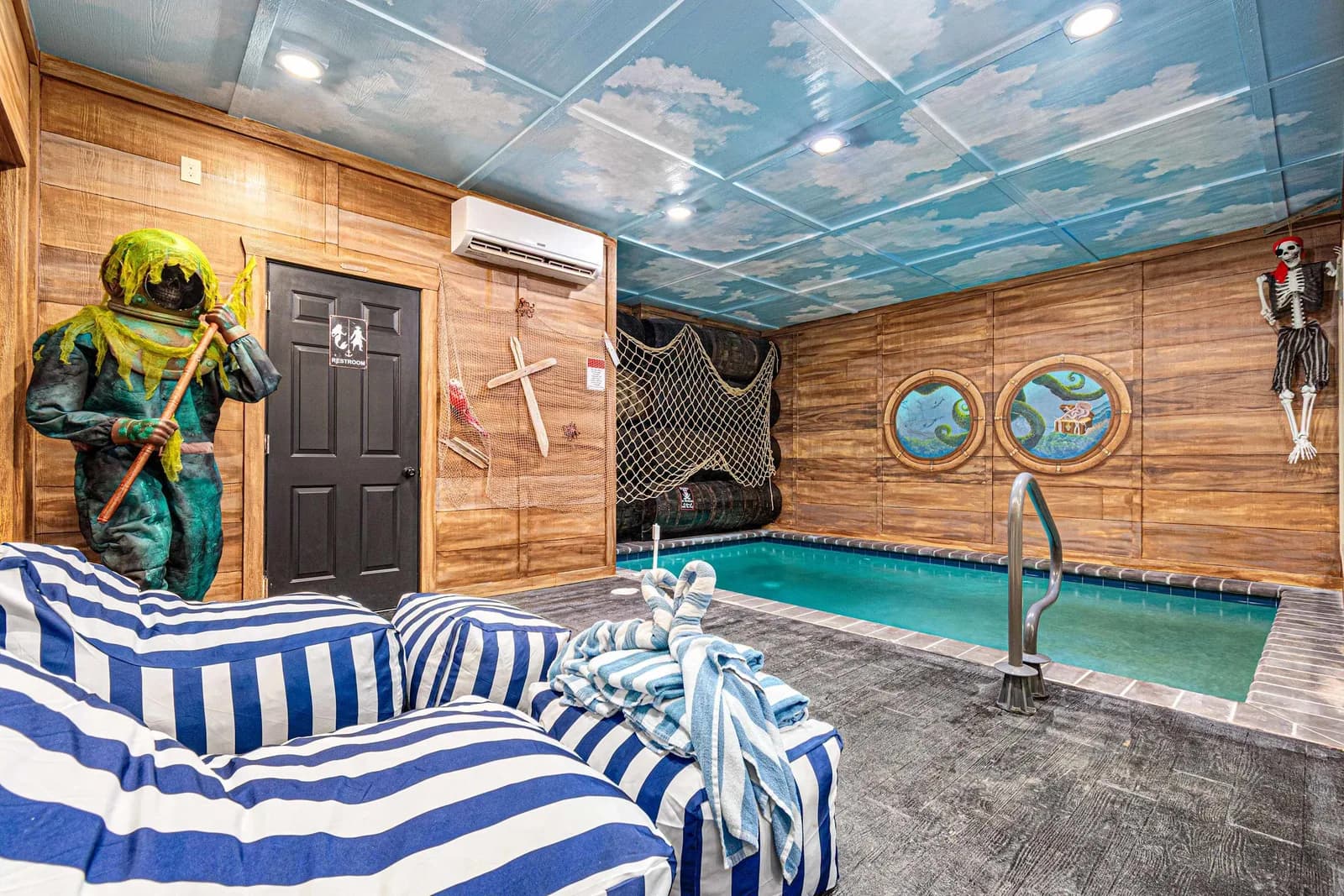 Pirates Plunge exterior photo