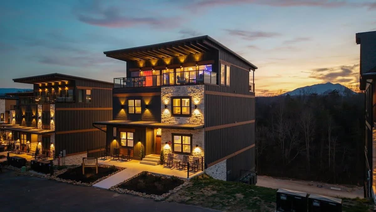 Saddle Ranch Lodge exterior photo