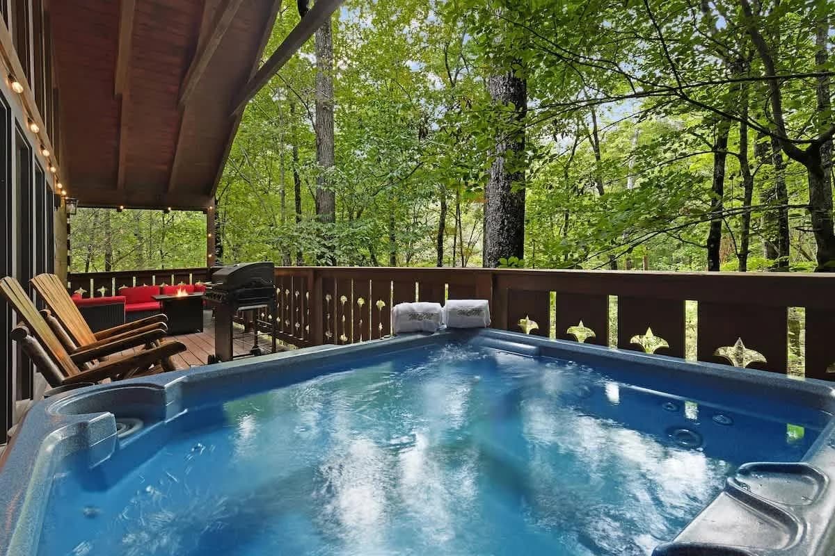 Smoky Mountain Cabin Near Gatlinburg | Hot Tub | Game Room | Sleeps 8 exterior photo